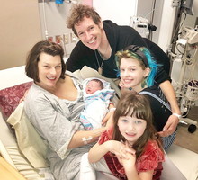 Milla Jovovich urodziła trzecią córkę