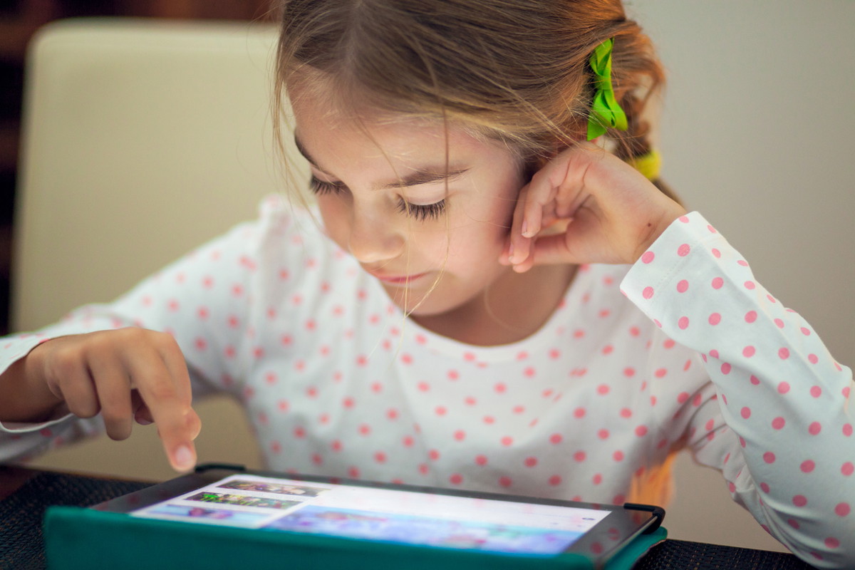 Skutki używania tabletów i smartfonów przez dzieci