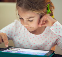 Skutki używania tabletów i smartfonów przez dzieci