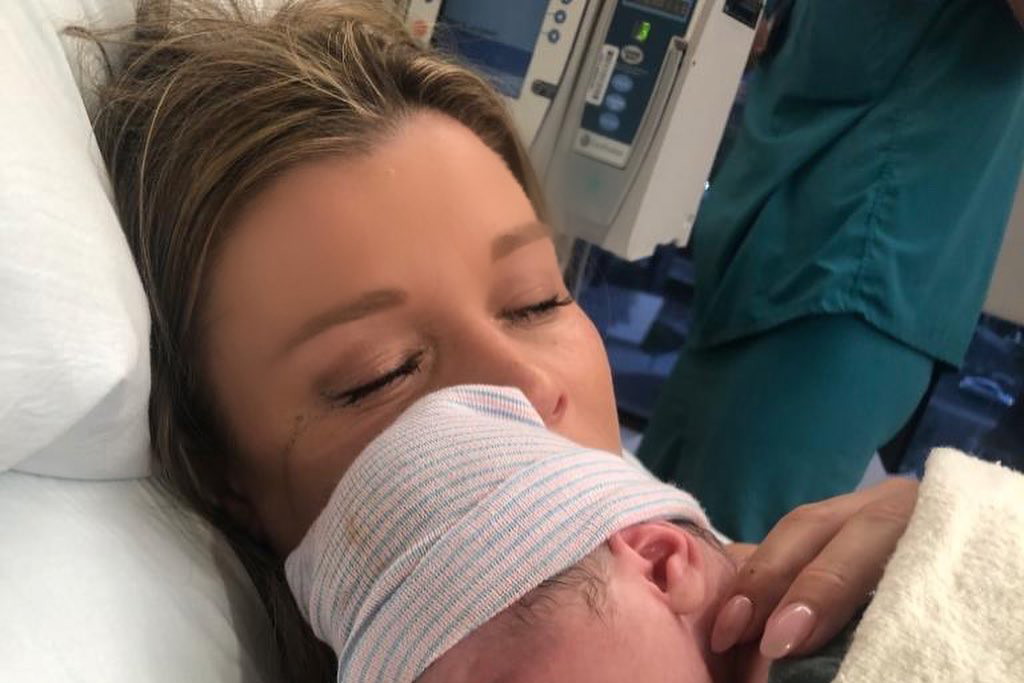 Joanna Krupa z córeczką: zdjęcie z porodówki
