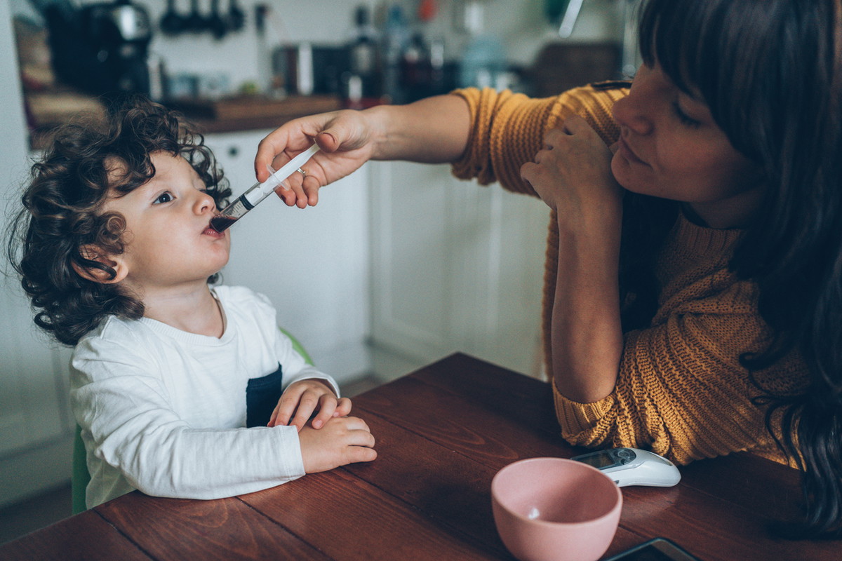 Syrop Calcium Calcium Polfarmex o smaku truskawkowym wycofany z aptek: dlaczego?