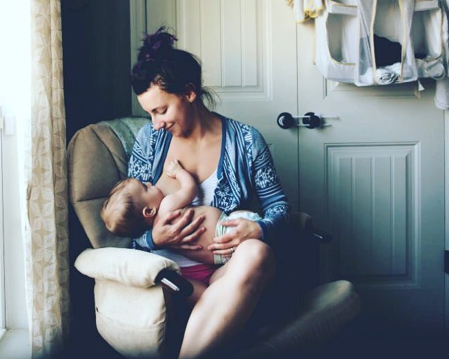 Mama karmiąca piersią