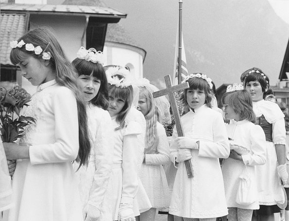 Sukienki komunijne vintage