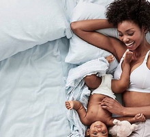 Modelka Adaora Akubilo Cobb z synkiem