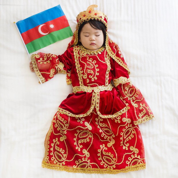 Dziewczynka w przebraniu