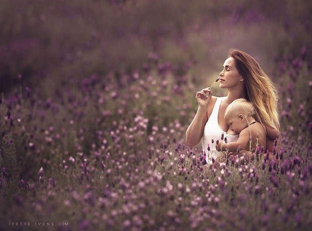 social-issues-family-photography-public-breastfeeding-goddess-ivette-ivens-2