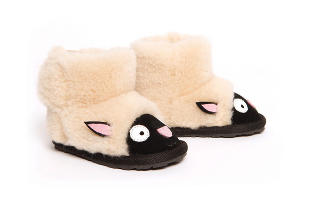 B10760-NATU-LCWALKERLAMB-LoRes