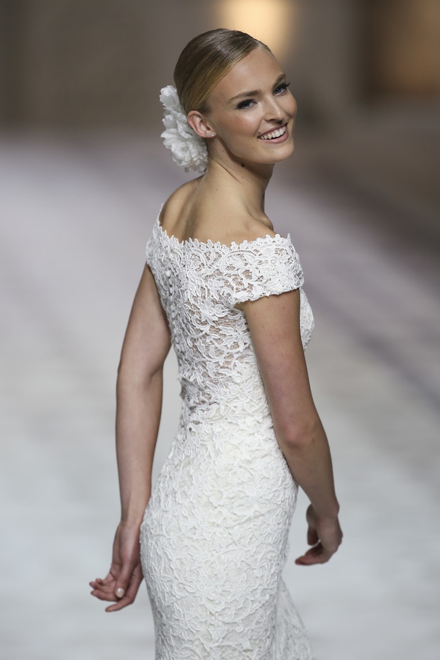 Pronovias_brd_S15_026