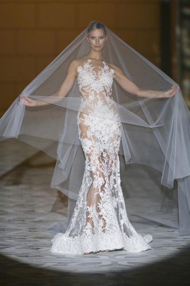 Pronovias_brd_S15_168