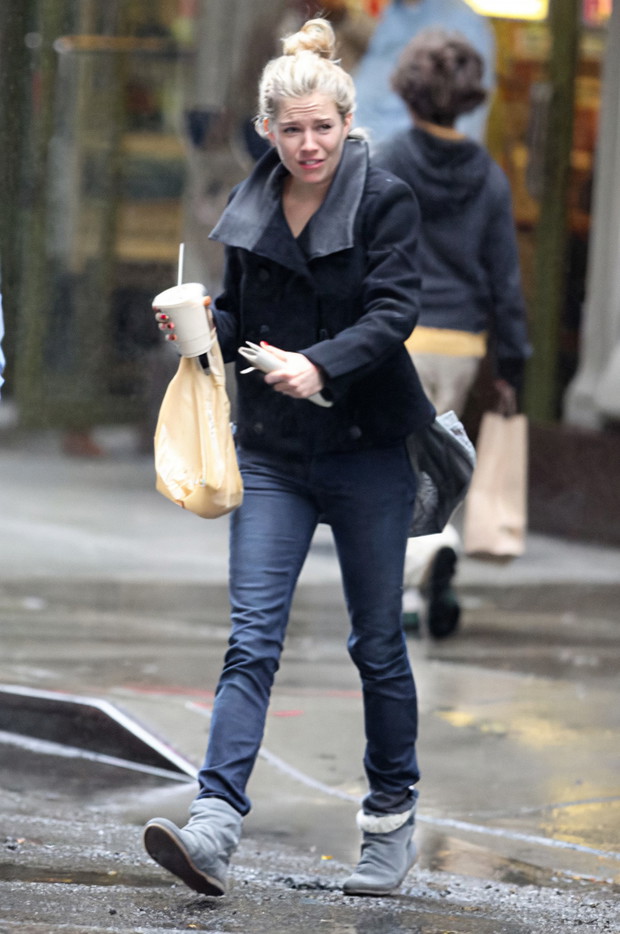 ALLONS_739822_Sienna_Miller_