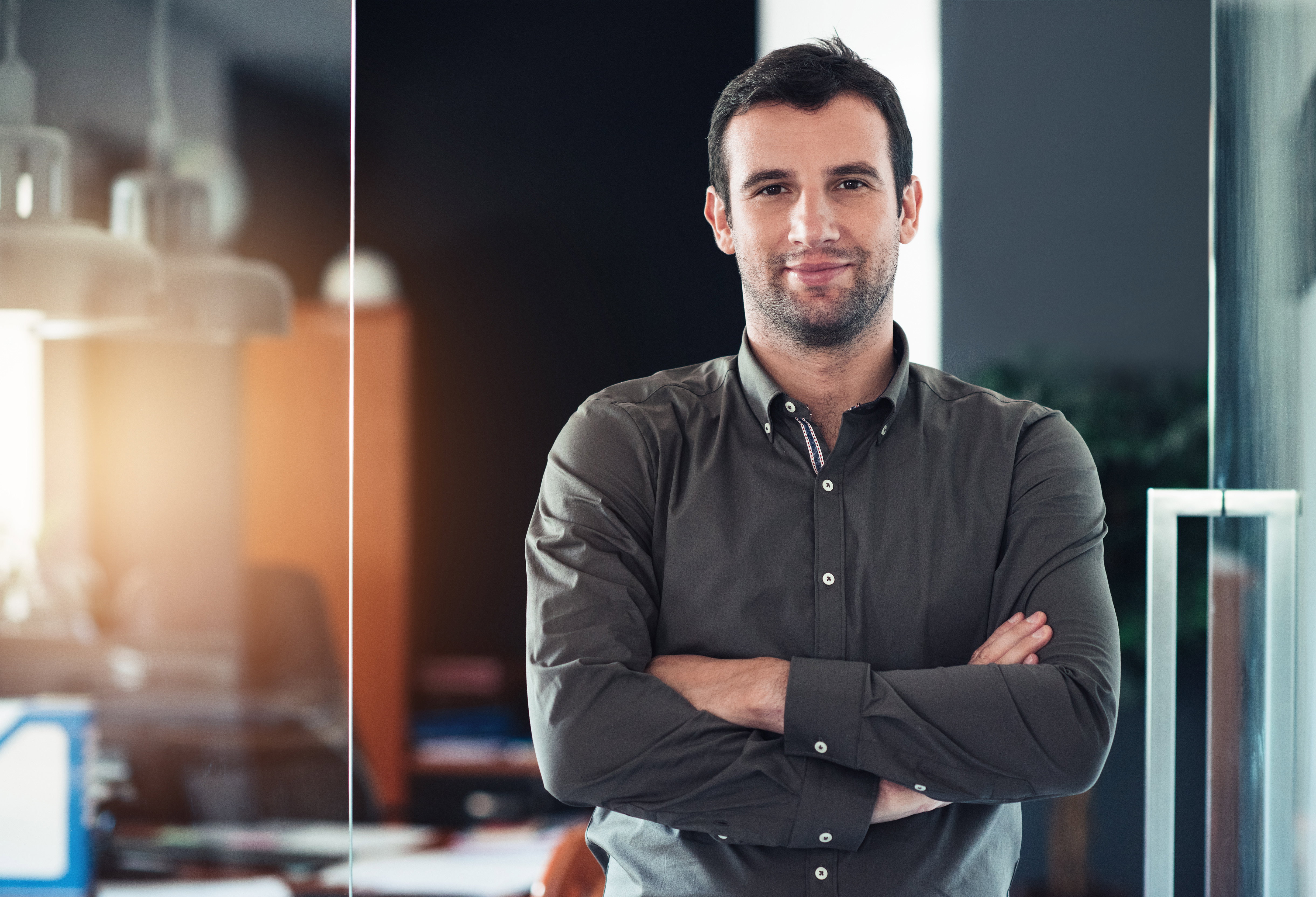 pewny siebie mężczyzna