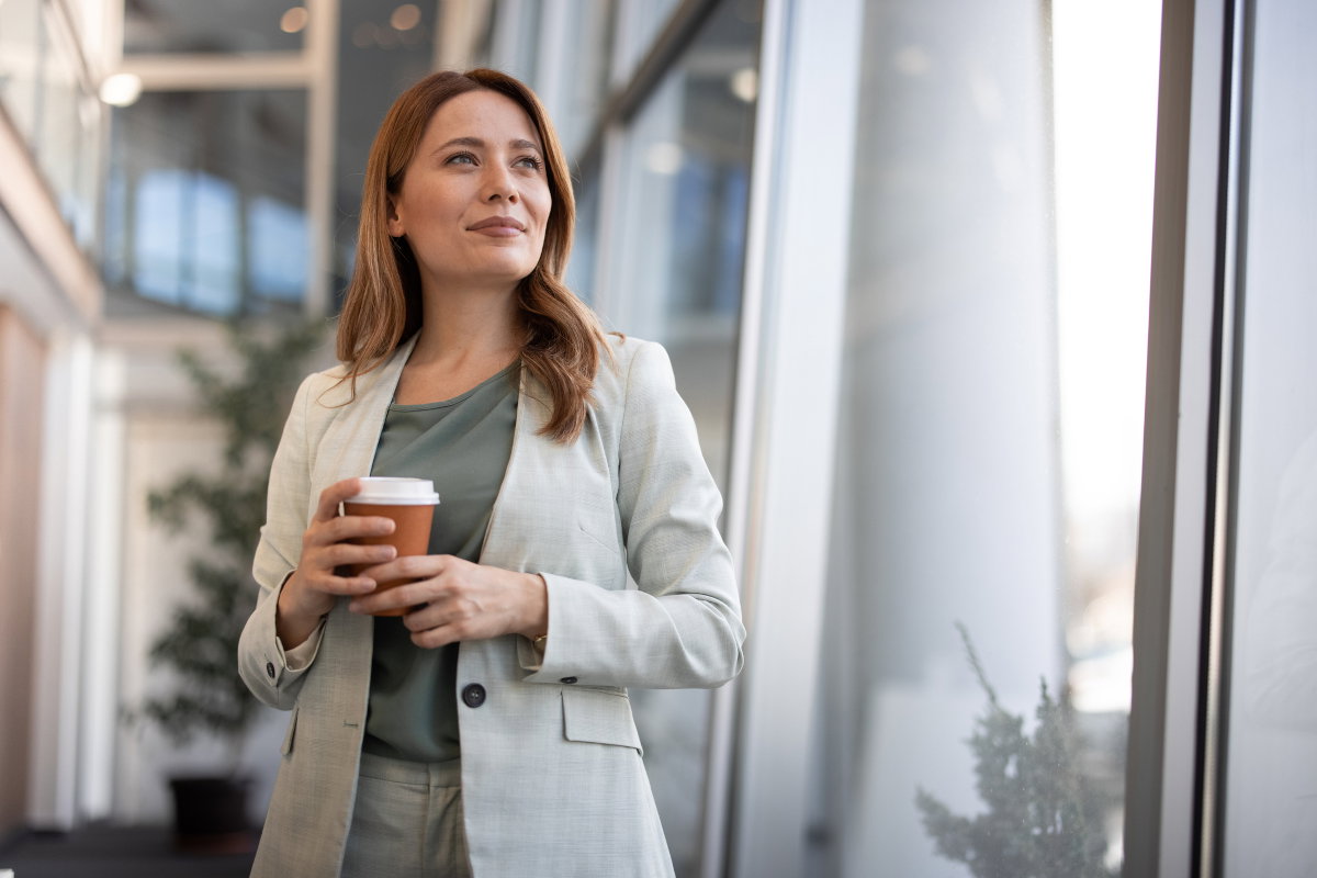 kobieta z kawą