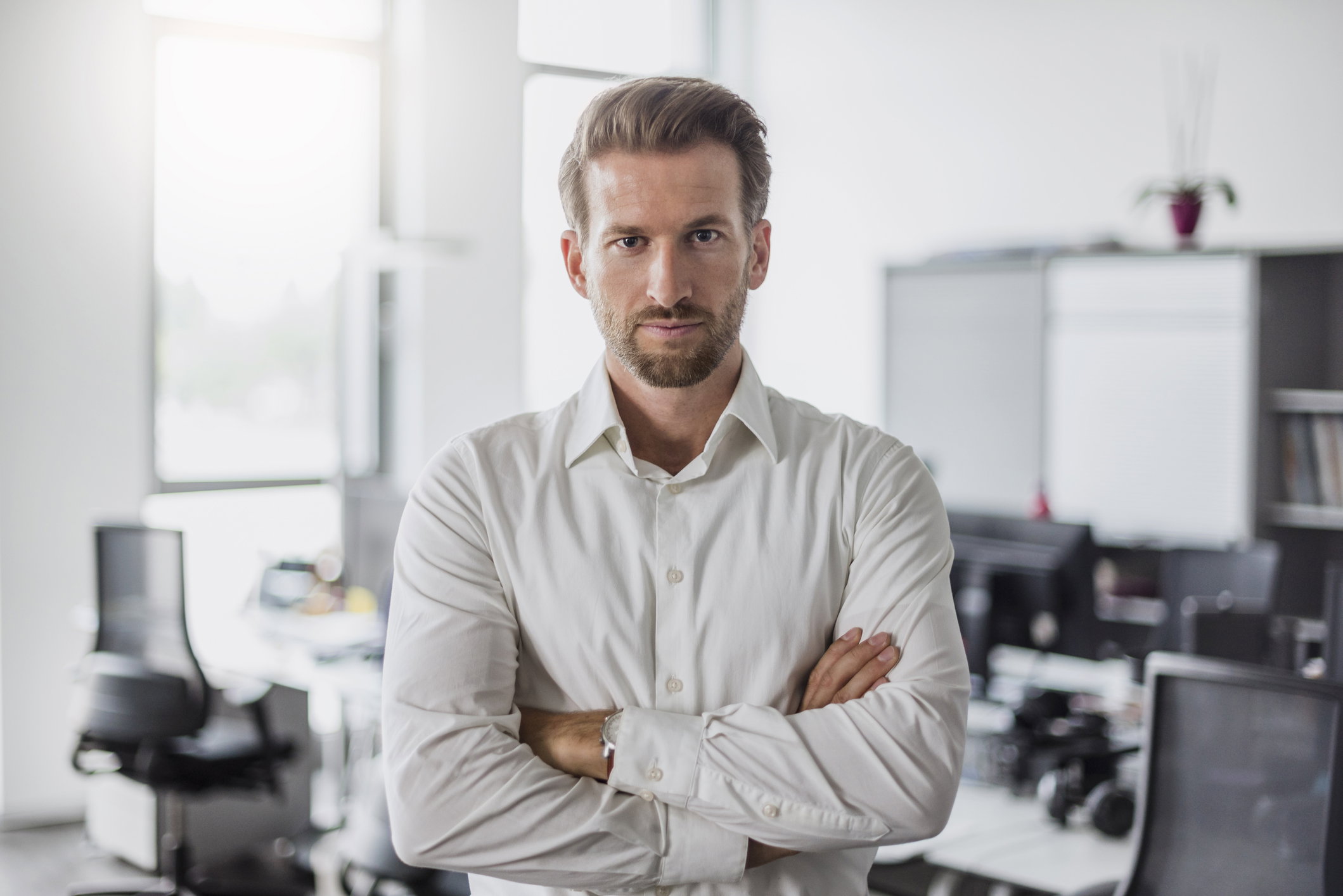 poważny mężczyzna