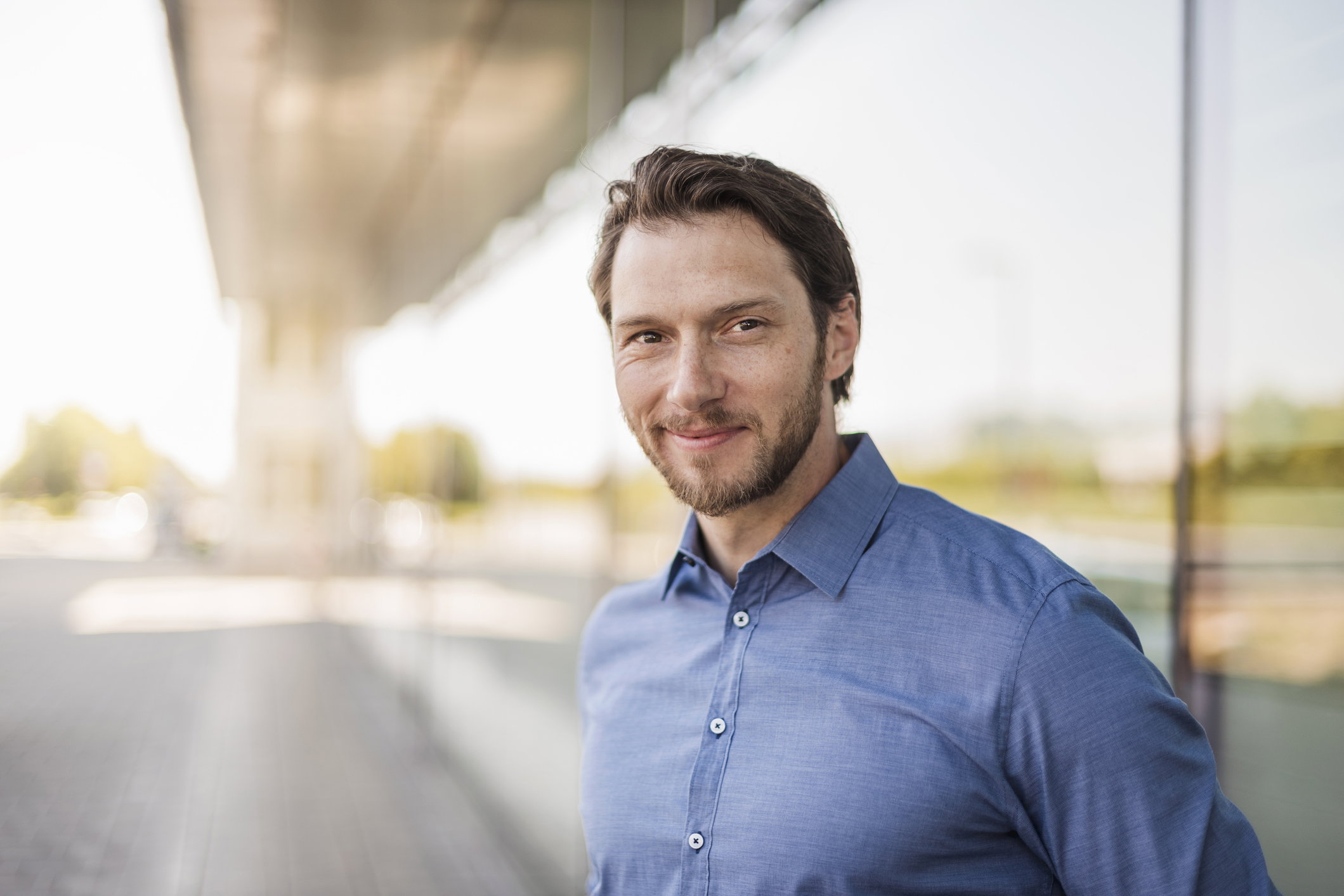 pewny siebie mężczyzna