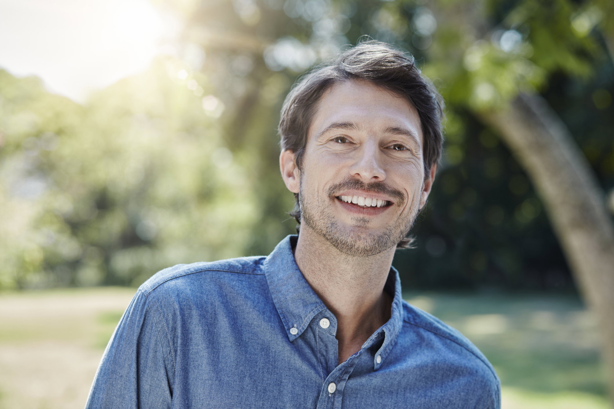 szczęśliwy mężczyzna