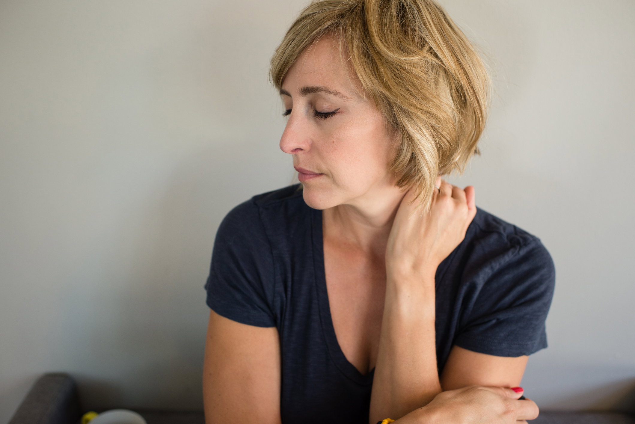 smutna dojrzała kobieta