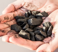 Szungit właściwości