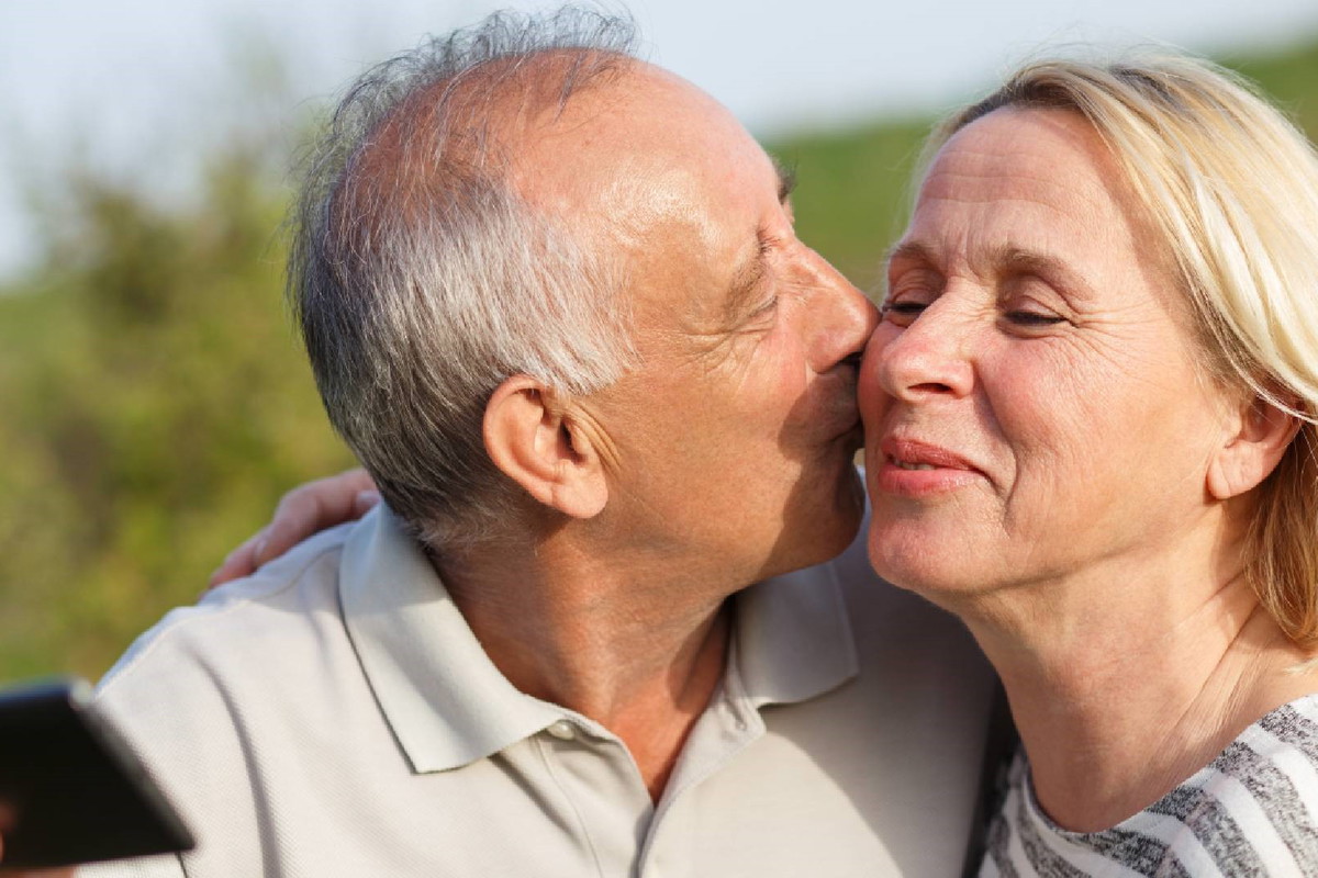 Wskazano 3 znaki zodiaku, które jesienią 2024 r. zakochają się bez pamięci