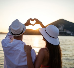 Wskazano 3 znaki zodiaku, które znajdą miłość do końca sierpnia