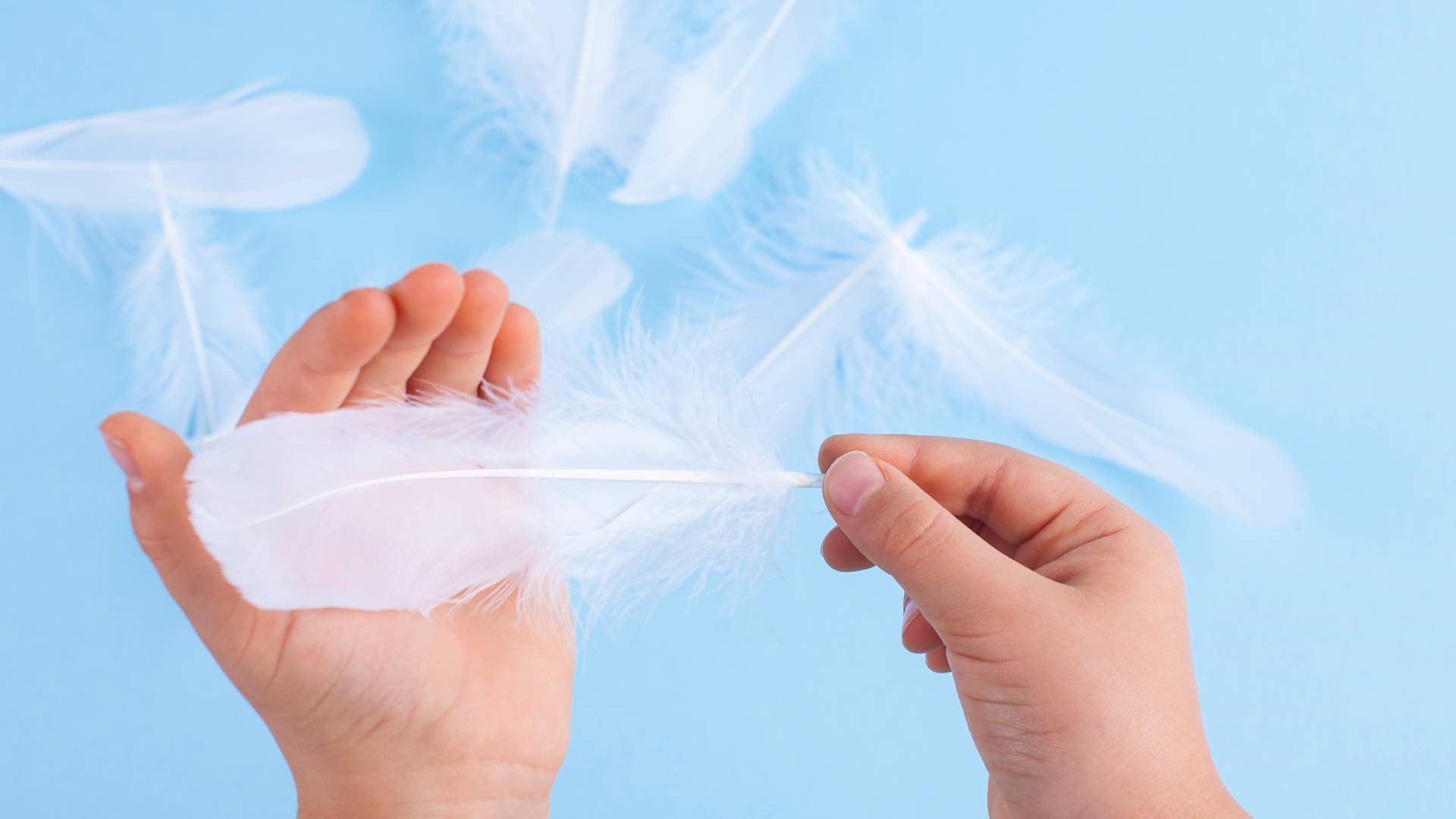 Wskazano 3 znaki zodiaku, które w sierpniu 2024 r. dotknie ręka anioła