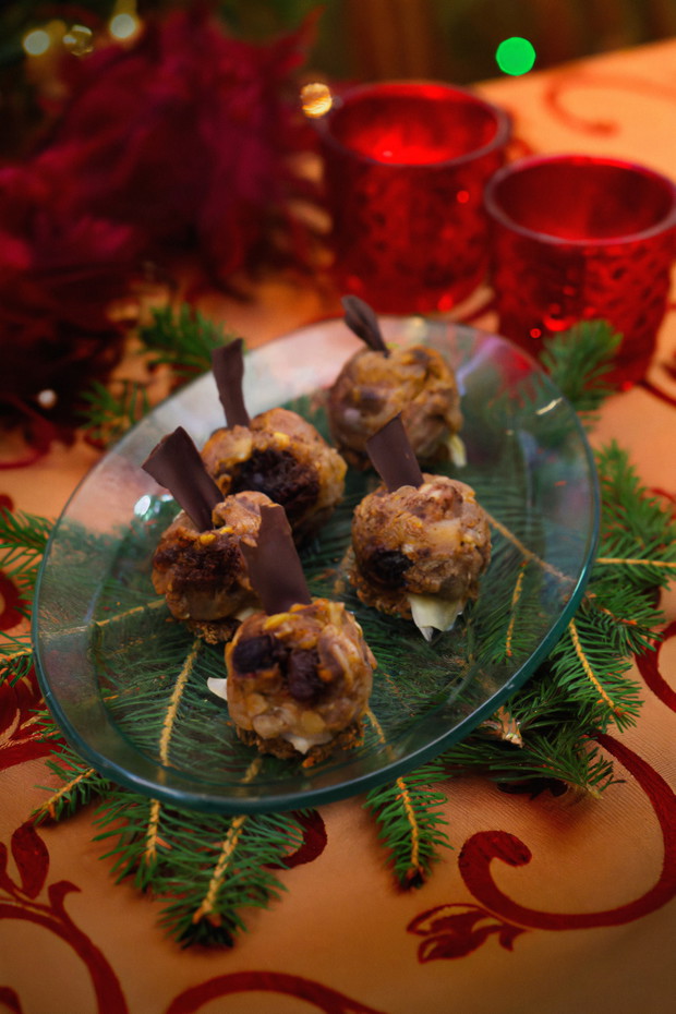 Przepisy na Wigilię i Boże Narodzenie: Tatar ze śledzia z orzechami