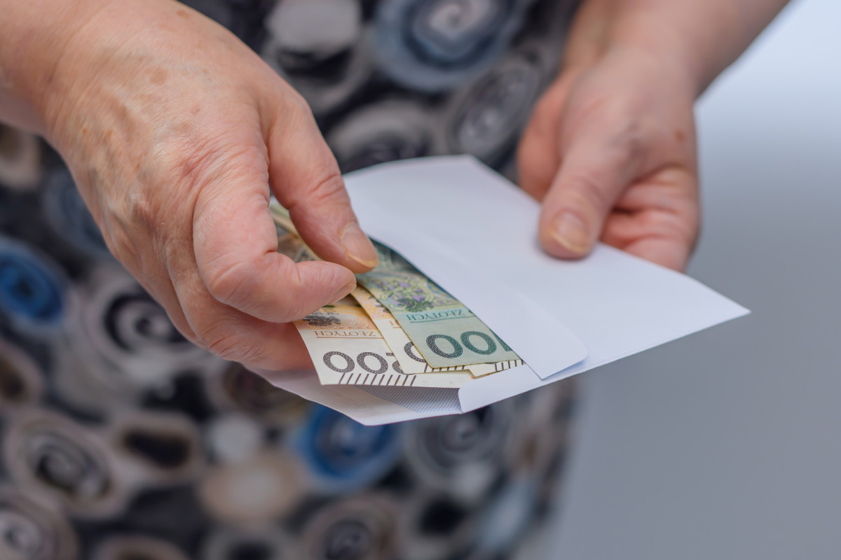 Babciny trik z liściem laurowym na pomnożenie zaskórniaków