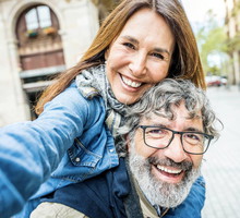 Wskazano imiona 5 mężczyzn, którzy mają szczęście w miłości