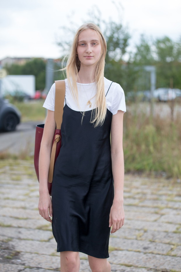 Trendy moda wiosna 2019: trendy z lat 90., które powracają