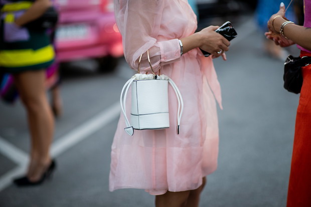 Trendy moda wiosna 2019: trendy z lat 90., które powracają