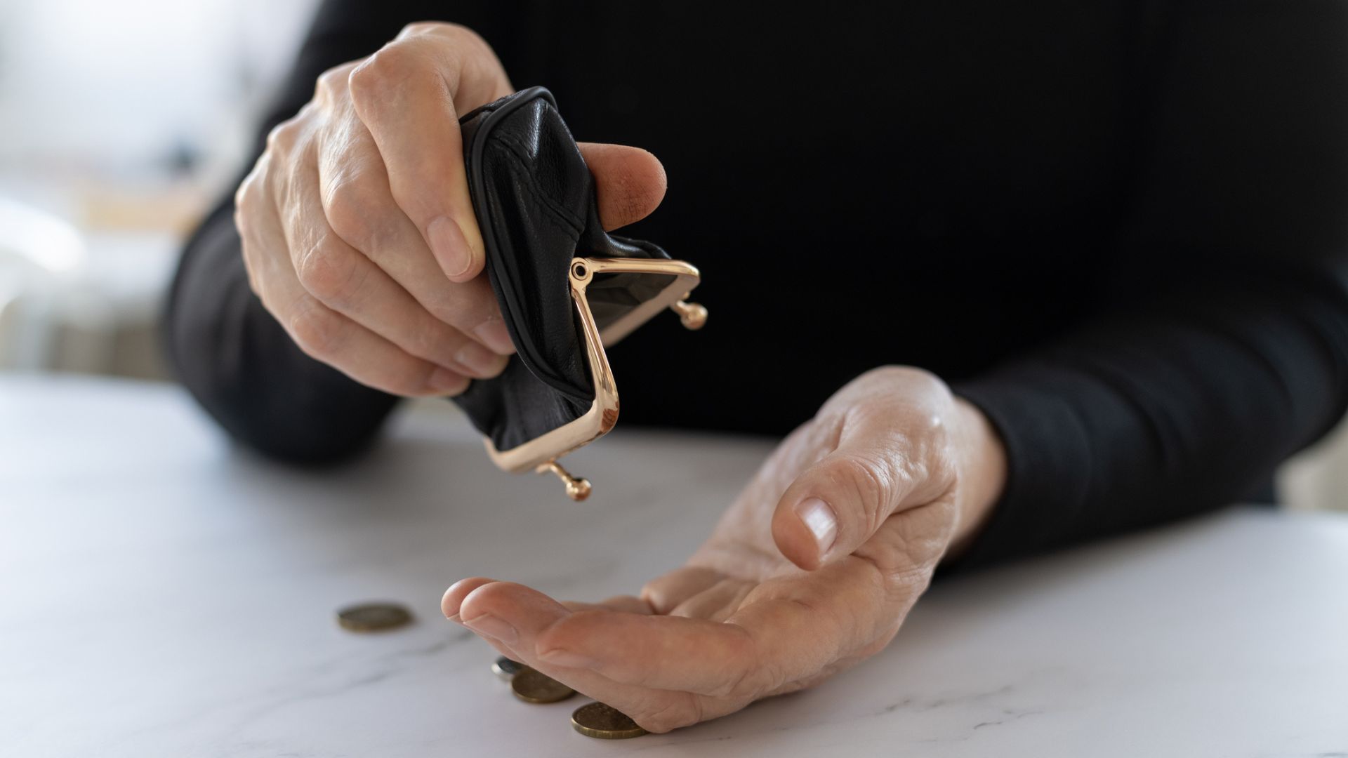 nie rób tego przed schowaniem pieniędzy do portfela