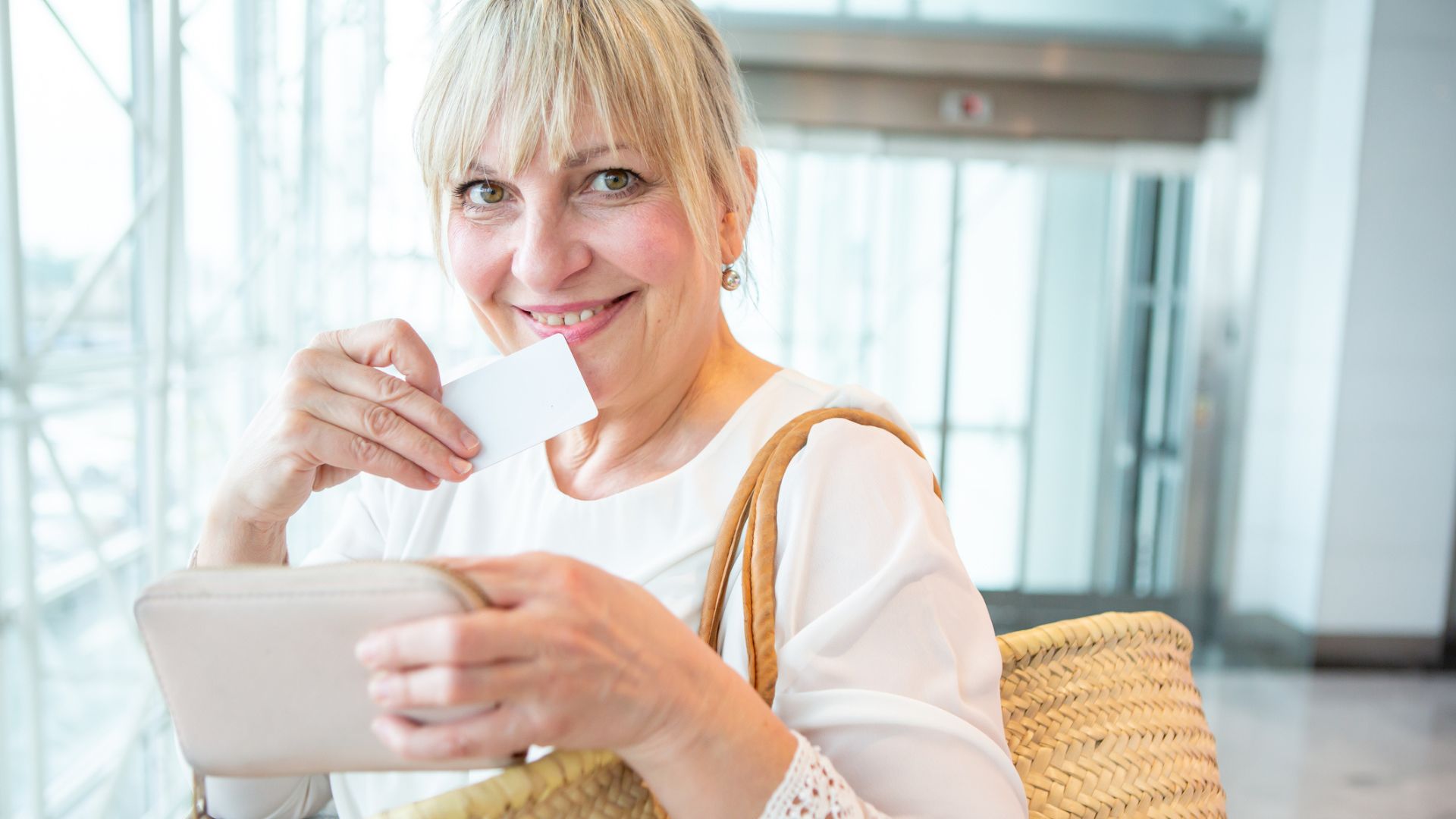 Wykonaj ten gest, zanim otworzysz portfel