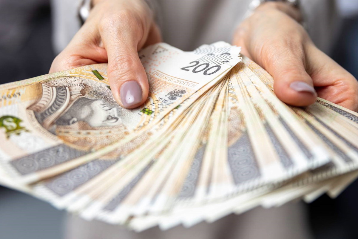 Wskazano 3 znaki zodiaku, którym w kwietniu Fortuna sypnie groszem