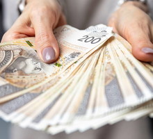 Wskazano 3 znaki zodiaku, którym w kwietniu Fortuna sypnie groszem