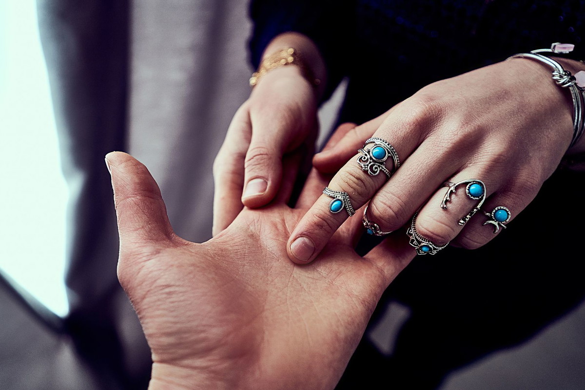 Linia Wenus na dłoni