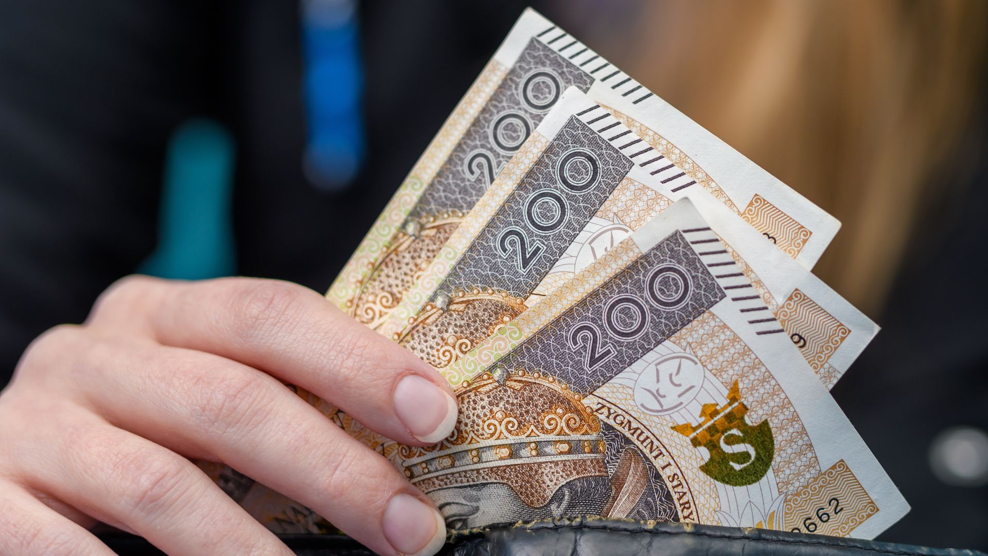 znaki zodiaku poczują napływ gotówki