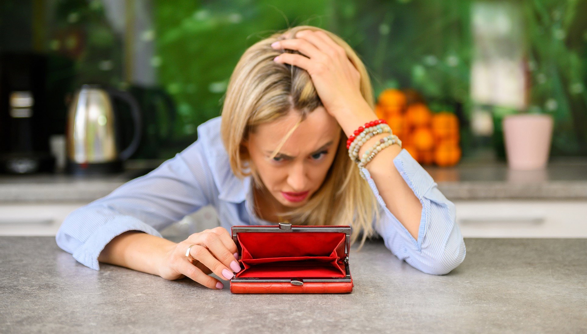 Te 3 znaki zodiaku w marcu dotknie finansowy pech. To będzie ich czarny miesiąc