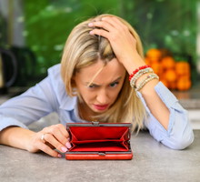 Te 3 znaki zodiaku w marcu dotknie finansowy pech. To będzie ich czarny miesiąc