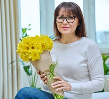 Nie trzymaj kwiatów w tym miejscu. Przyciągną łzy i pecha w miłości
