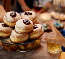 Wróżba z pączka wskaże, czy znajdziesz szczęście