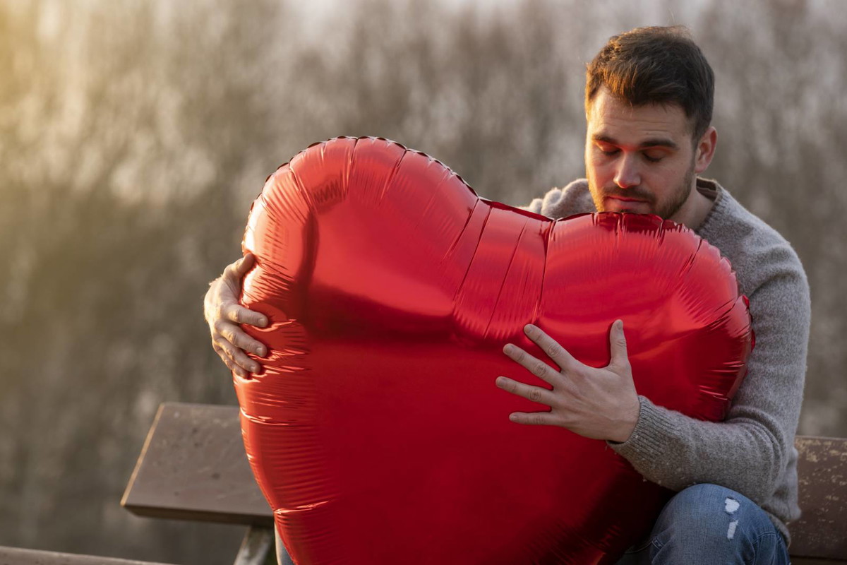 Mężczyźni o tych 3 znakach zodiaku wciąż myślą o swoich eks