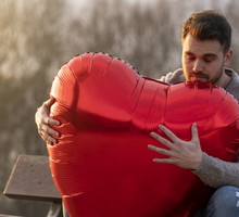 Mężczyźni o tych 3 znakach zodiaku wciąż myślą o swoich eks