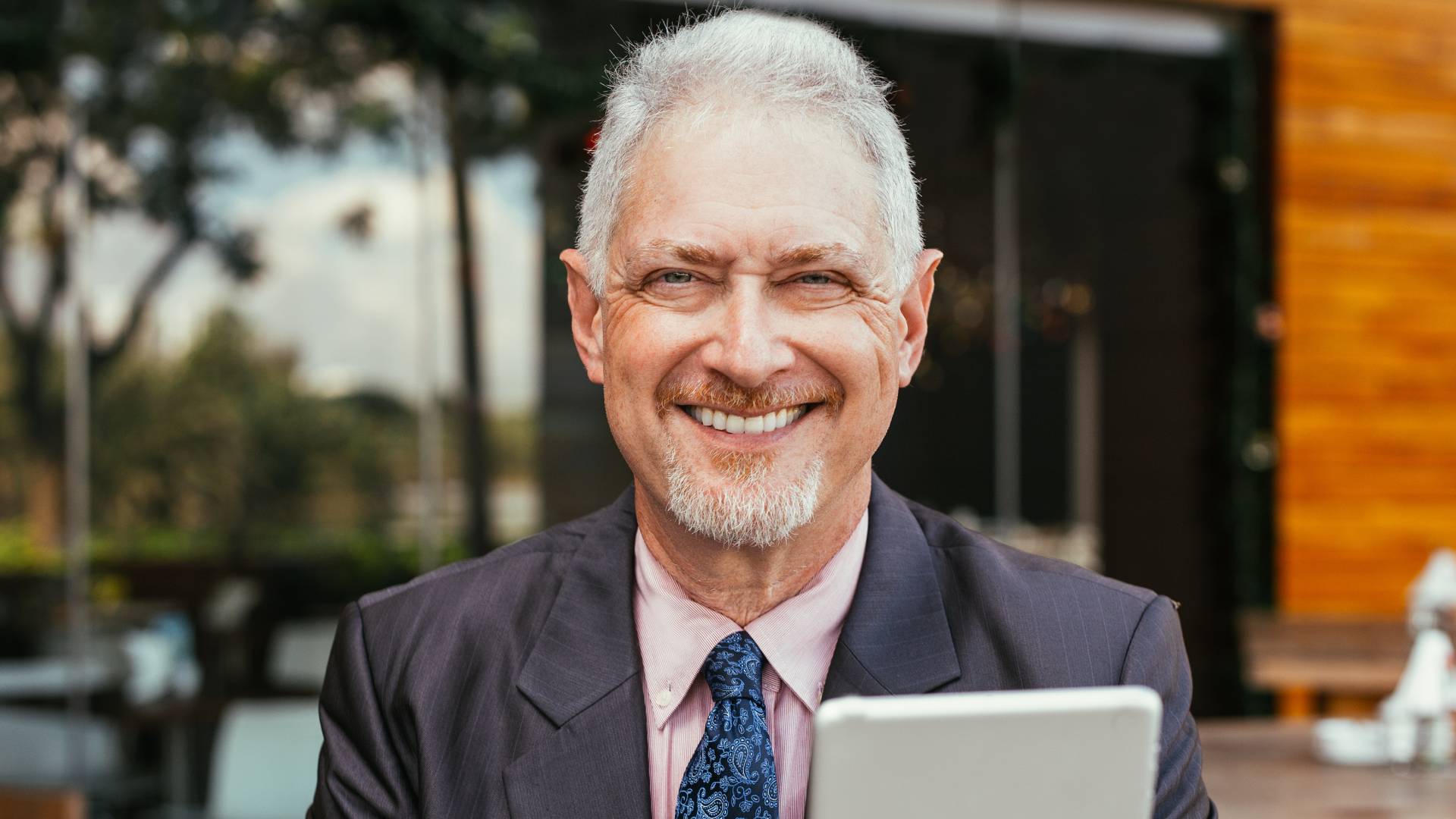 Ujawniono imiona 7 mężczyzn, którzy są rekinami biznesu