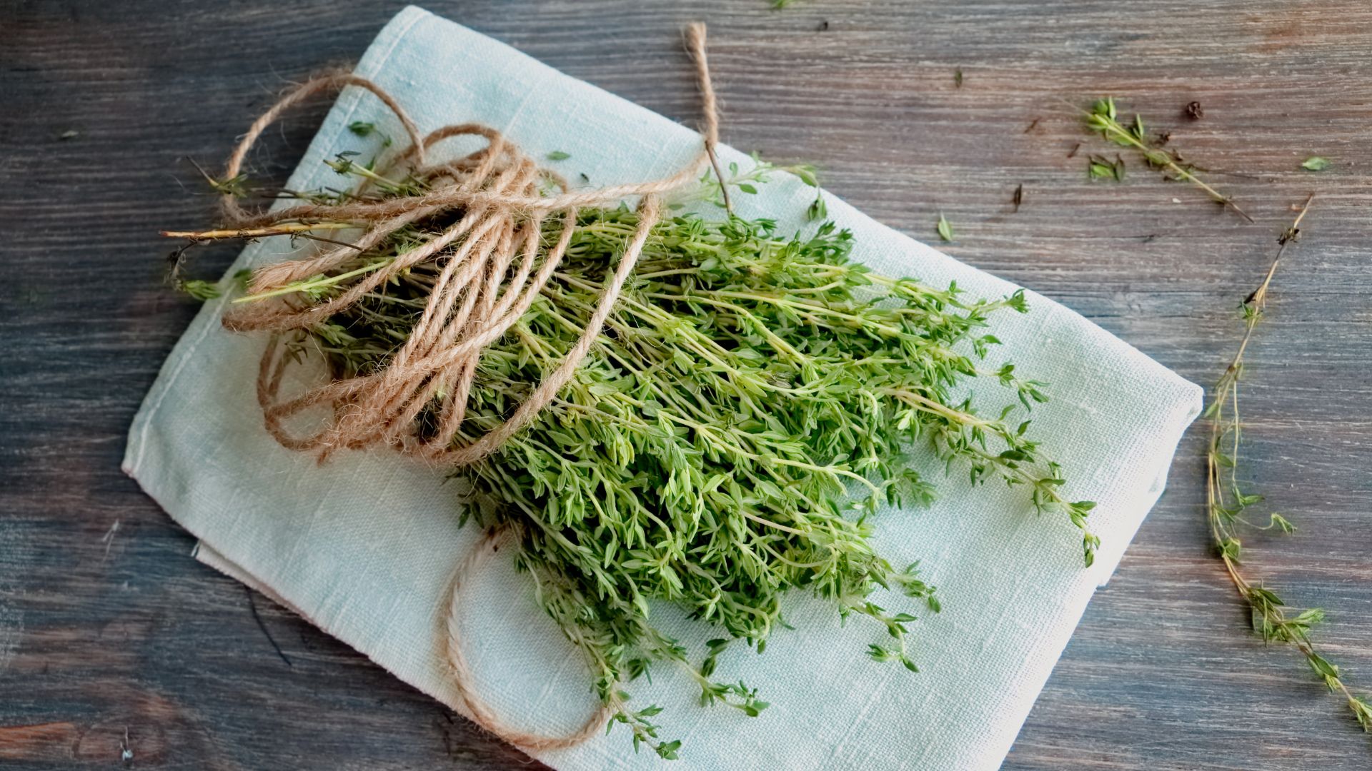 Prosty rytuał z tymiankiem na odegnanie pecha