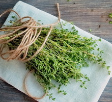 Prosty rytuał z tymiankiem na odegnanie pecha