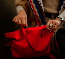 Włóż ten drobiazg do torebki, a zapomnisz o problemach finansowych