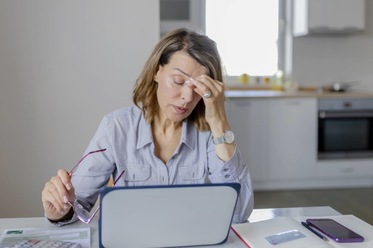 znaki zodiaku, które czują się przytłoczone pracą