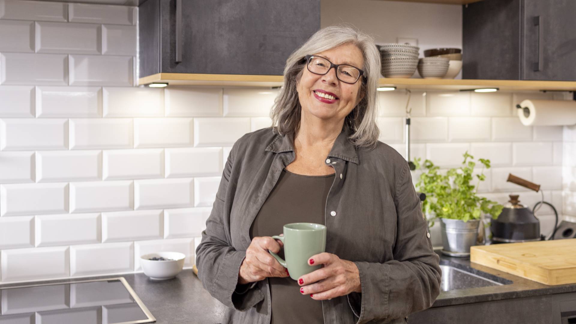 Ziołowy eliksir z dodatkiem mięty wzmaga wibracje pieniężne i przyciąga miłość. Ale 1 szczegół jest kluczowy