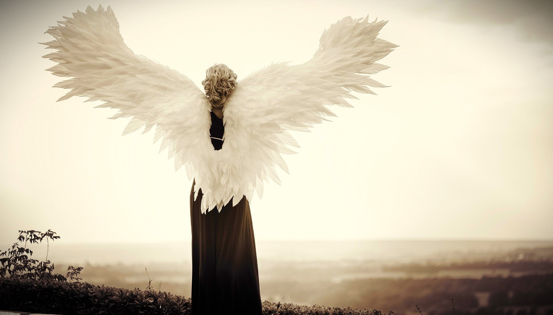 Anioły ostrzegają te 2 znaki zodiaku. W Święta muszą być niezwykle ostrożne