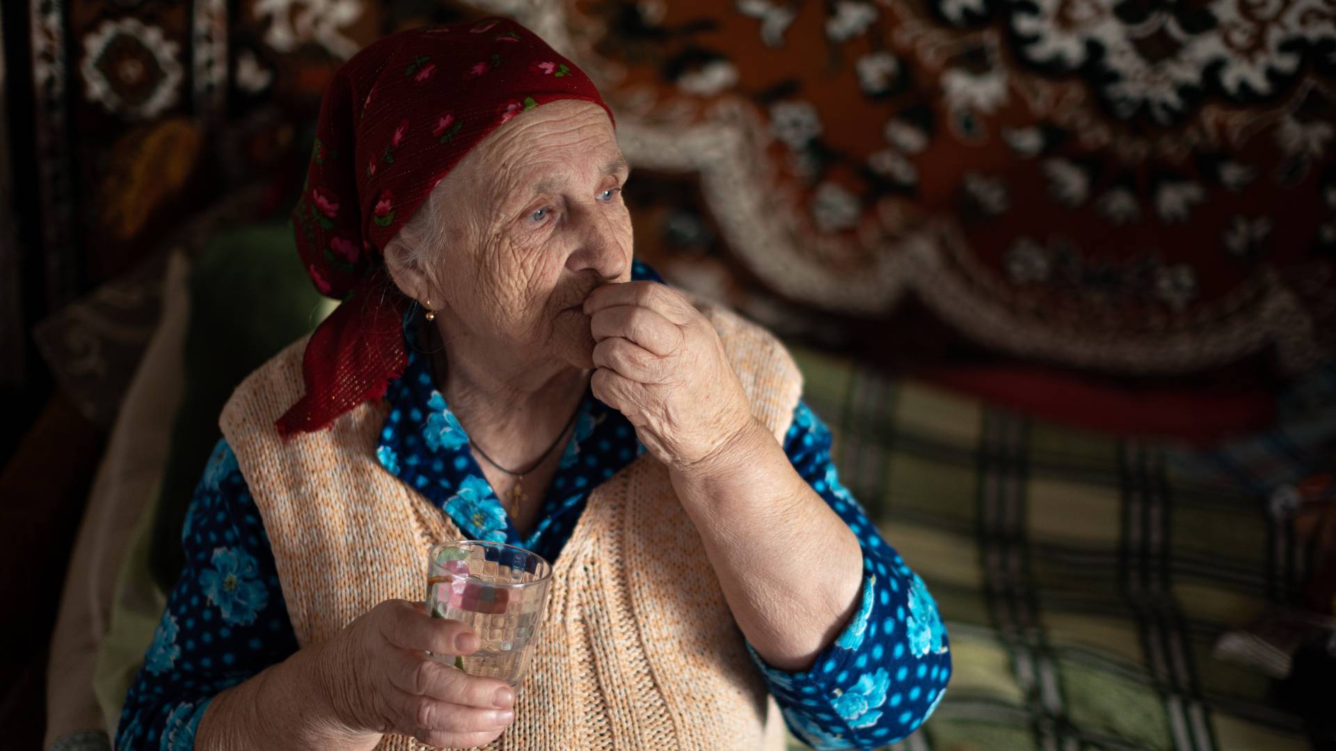 Babciny sposób na odbijcie uroków z użyciem wody