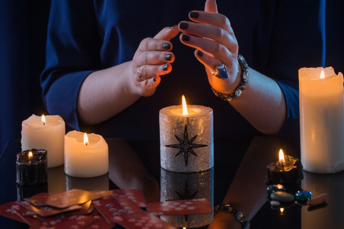 Rytuał białej mocy na nów Księżyca w Koziorożcu